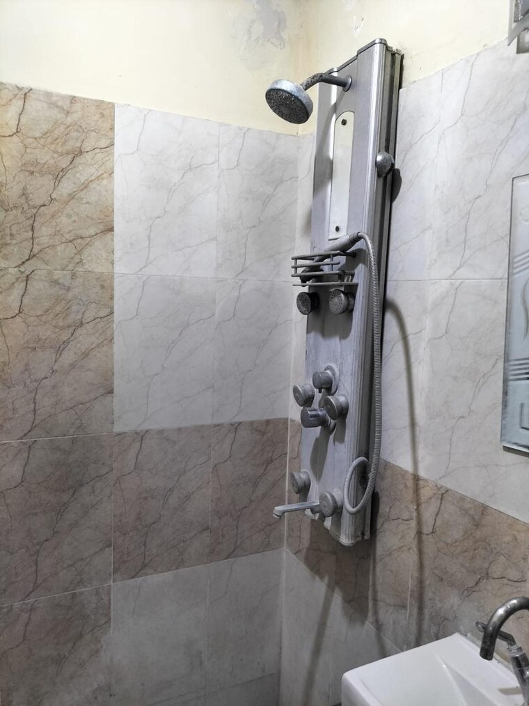 Bathroom, kw-srishti 3 Bedroom 1450 Sq.Ft. Apartment In Raj Nagar Extension Ghaziabad 9702275