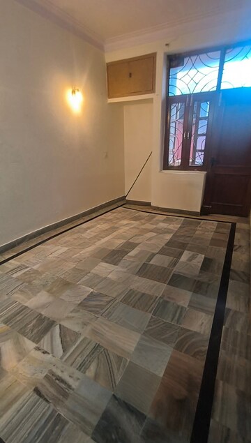 Room in 3 BHK Builder Floor at Shivalik Colony – for Rent