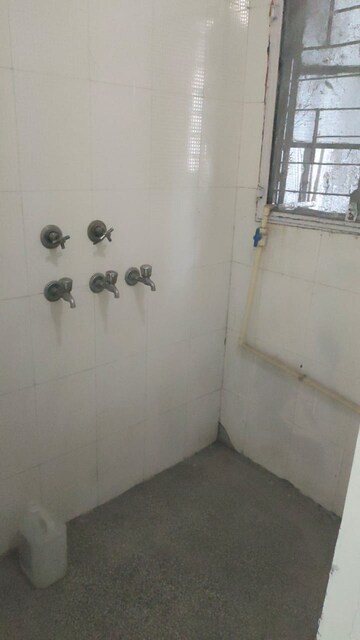 Room in 3 BHK Builder Floor at Pitampura – for Sale