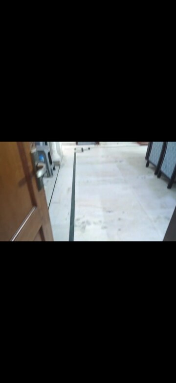 Room in 3 BHK Independent House at RWA Apartments Sector 52, Sector 52 – for Rent