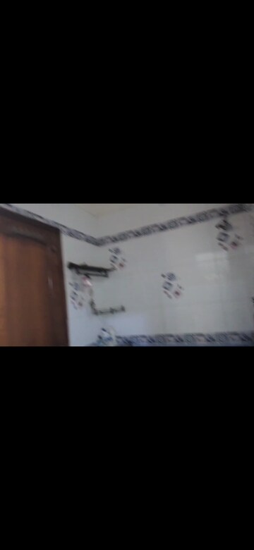 Room in 3 BHK Independent House at RWA Apartments Sector 52, Sector 52 – for Rent