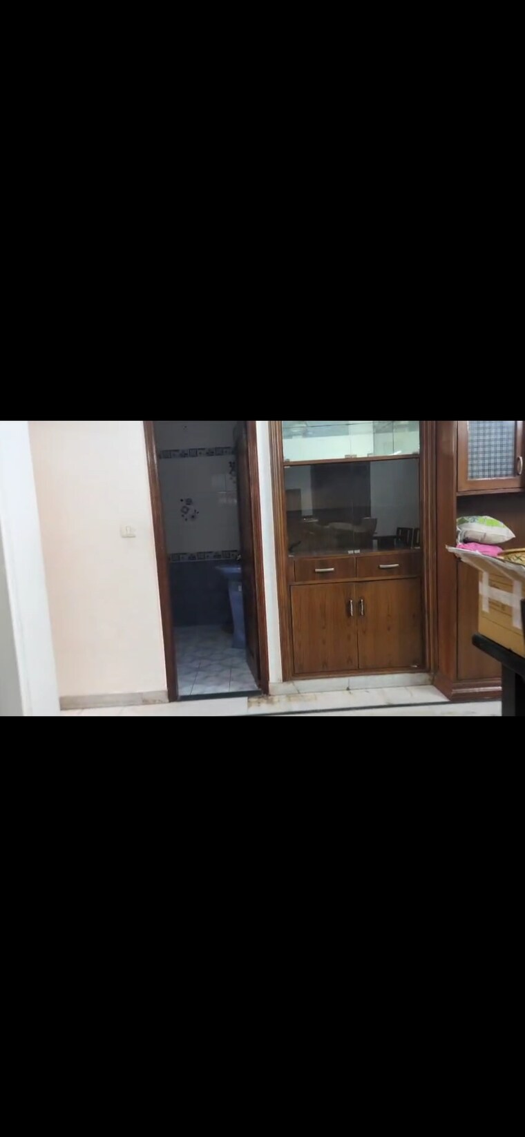 Room, rwa-apartments-sector-52 3 Bedroom 200 Sq.Mt. Independent House In Sector 52 Noida 9702334