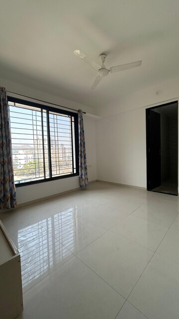 Room in 2 BHK Apartment at Dreams Belle Vue, Bavdhan – for Rent