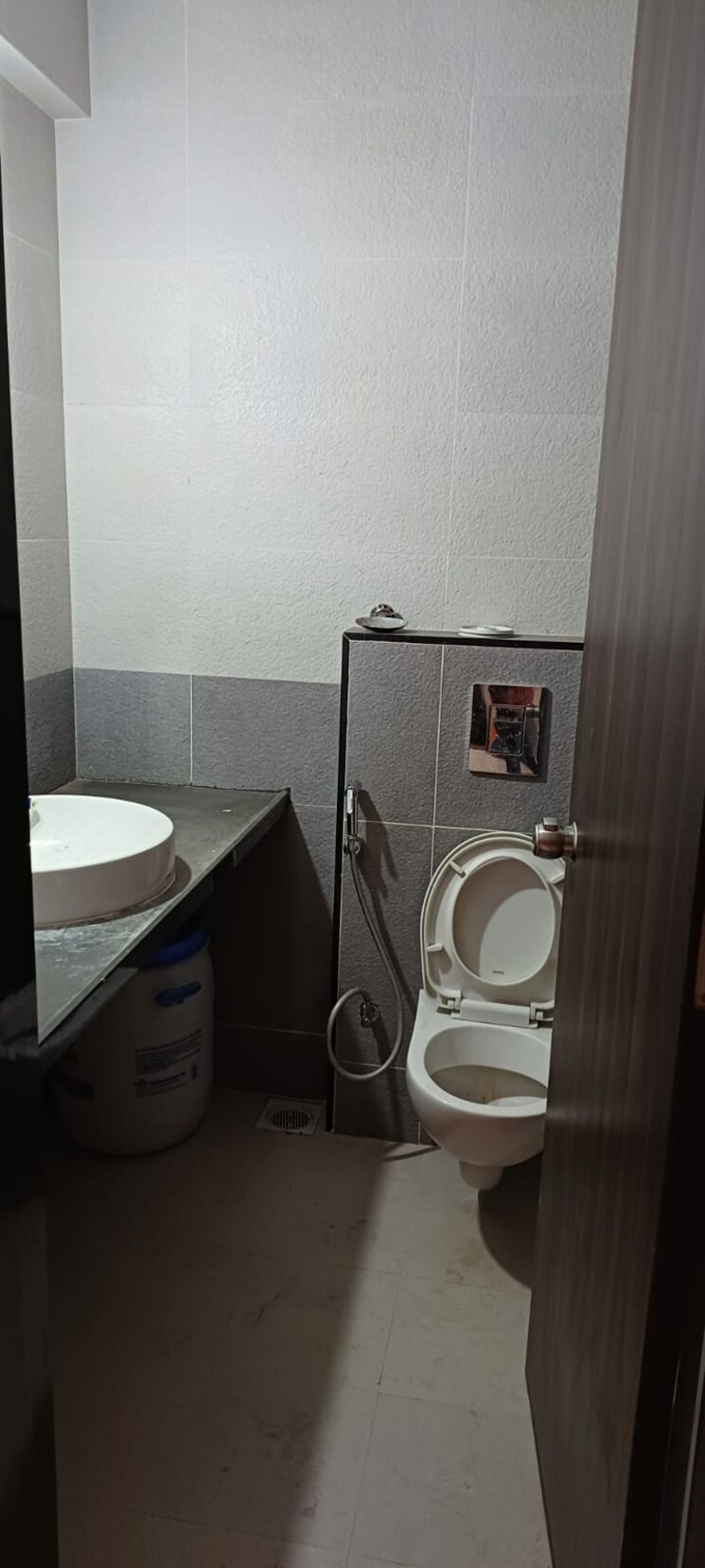 Bathroom, nyati-equatorial 2 Bedroom 1200 Sq.Ft. Apartment In Bavdhan Pune 9702390