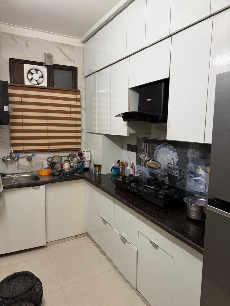 Kitchen, shalimar bagh 3 Bedroom 1000 Sq.Ft. Builder Floor In Shalimar Bagh Delhi 9702403