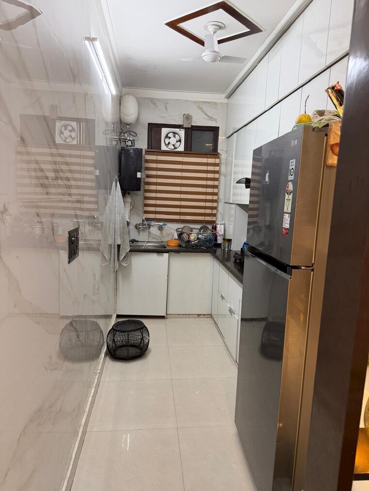 Team Area, shalimar bagh 3 Bedroom 1000 Sq.Ft. Builder Floor In Shalimar Bagh Delhi 9702403