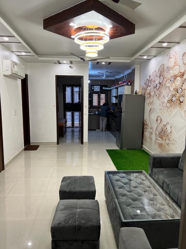 Team Area, shalimar bagh 3 Bedroom 1000 Sq.Ft. Builder Floor In Shalimar Bagh Delhi 9702403