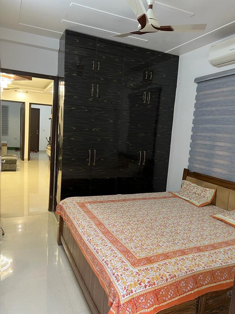 Bedroom, shalimar bagh 3 Bedroom 1000 Sq.Ft. Builder Floor In Shalimar Bagh Delhi 9702403