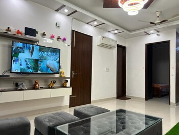 3 BHK Builder Floor for Sale in Shalimar Bagh, Delhi