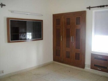 Room in 2 BHK Independent House at Sector 14 – for Rent