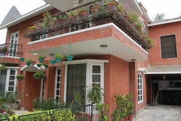 2 BHK Independent House – Exterior View View at Sector 14 - for Rent