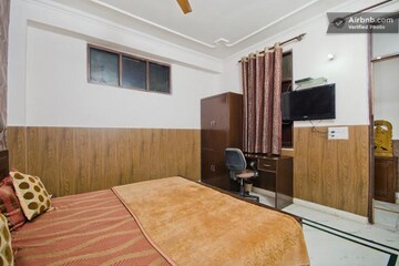 2 BHK Independent House For Rent in Sector 14