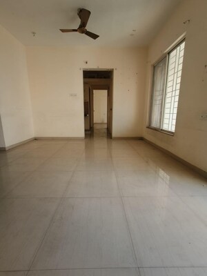 Room in 2 BHK Apartment at Viva Hallmark, Bavdhan – for Rent