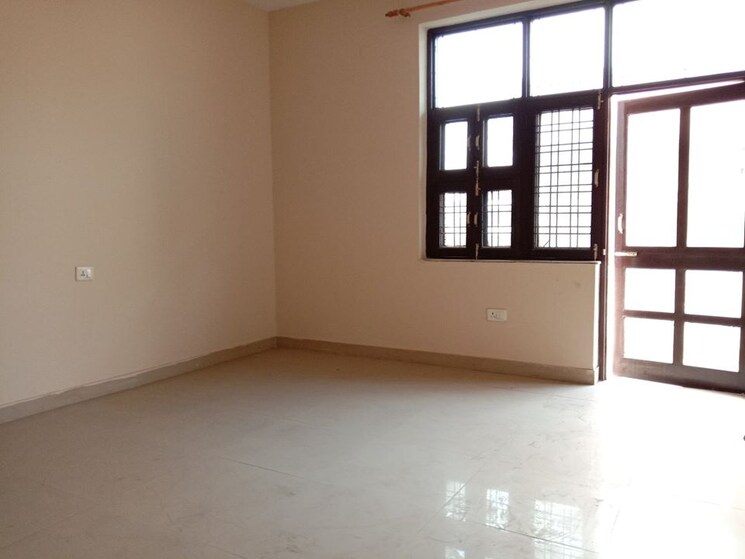Room, sector 14 2 Bedroom 1299 Sq.Ft. Independent House In Sector 14 Gurgaon 9702441