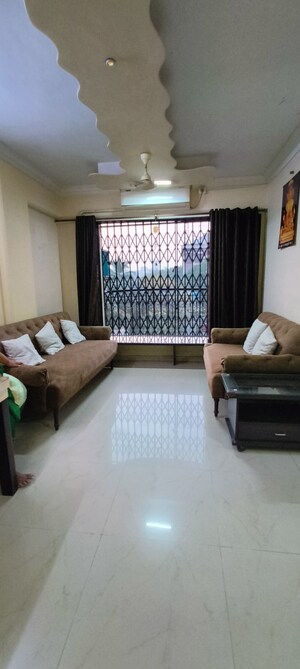 2 BHK Apartment For Rent in Kandivali West