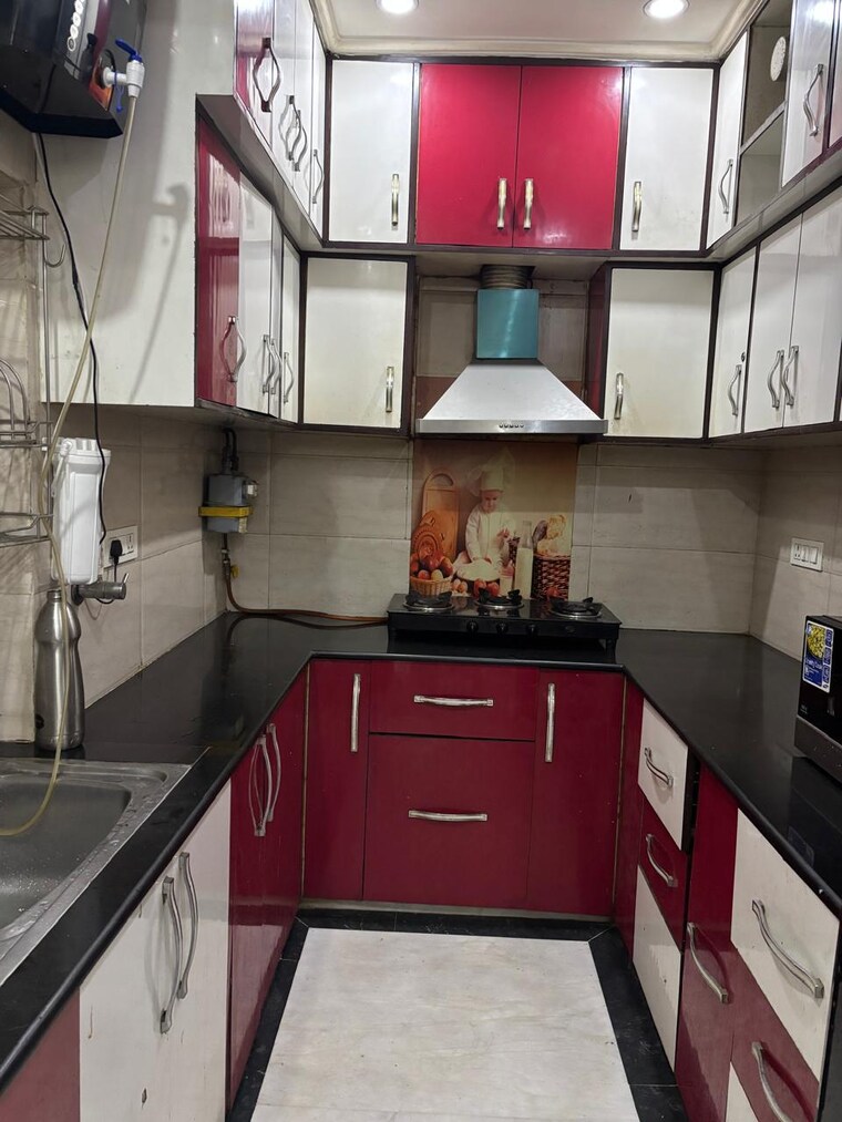 Kitchen, janakpuri 2.5 Bedroom 1000 Sq.Ft. Apartment In Janakpuri Delhi 9702579