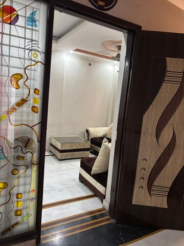 Living Room in 2.5 BHK Apartment at Janakpuri – for Rent