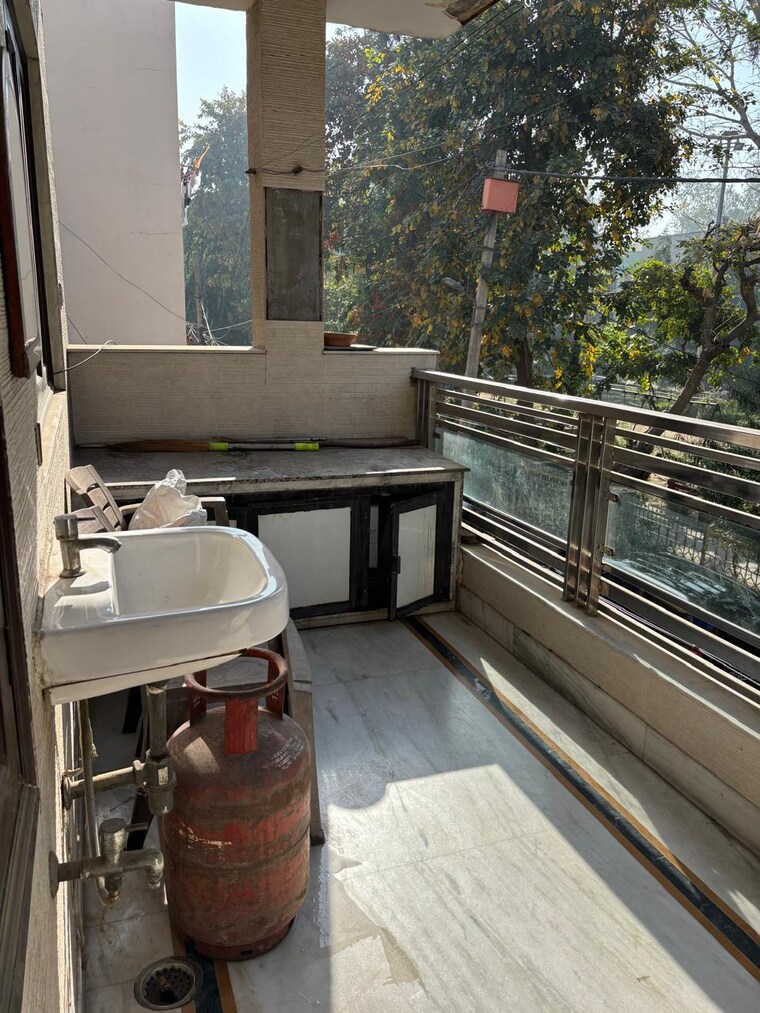 Balcony, janakpuri 2.5 Bedroom 1000 Sq.Ft. Apartment In Janakpuri Delhi 9702579