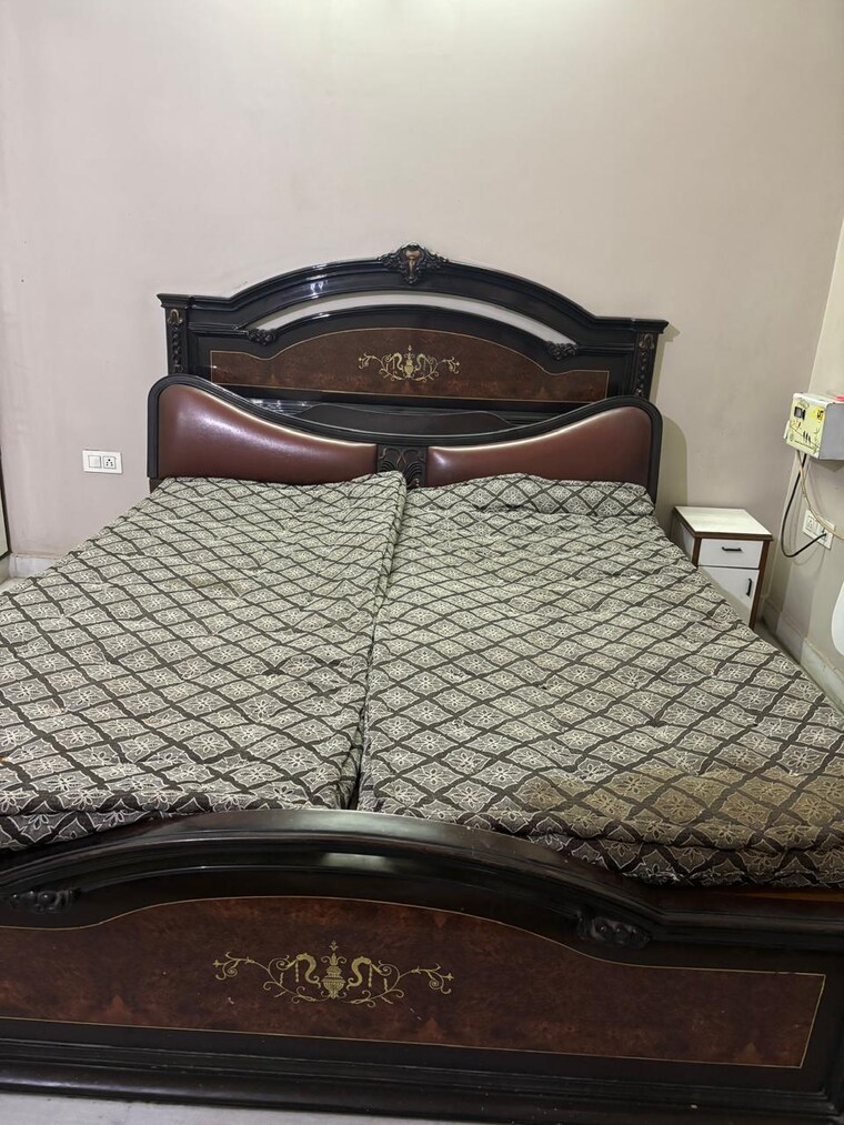 Master Bedroom, janakpuri 2.5 Bedroom 1000 Sq.Ft. Apartment In Janakpuri Delhi 9702579