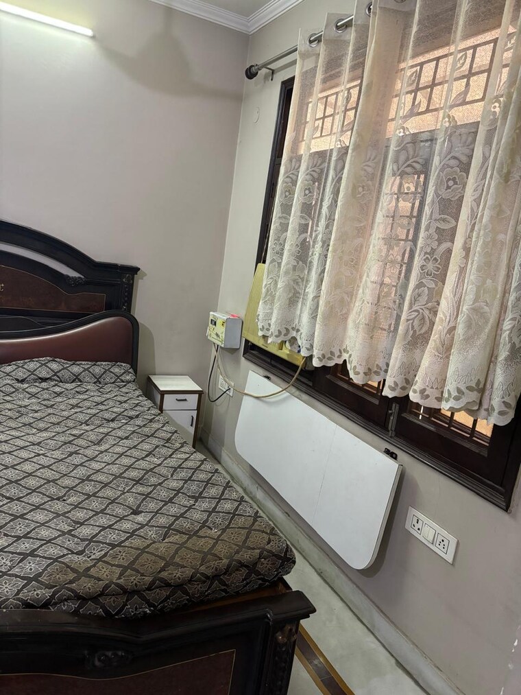 Bedroom, janakpuri 2.5 Bedroom 1000 Sq.Ft. Apartment In Janakpuri Delhi 9702579