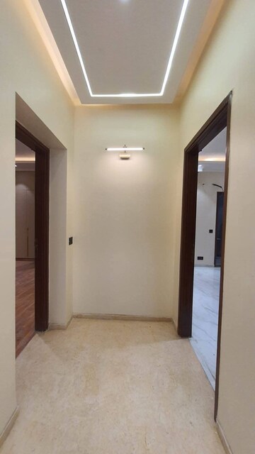 Room in 3 BHK Builder Floor at Saket – for Rent
