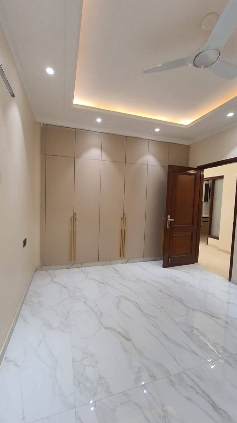 Room, saket 3 Bedroom 1500 Sq.Ft. Builder Floor In Saket Delhi 9702650