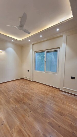 Room in 3 BHK Builder Floor at Saket – for Rent