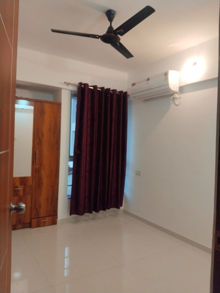 undefined, tingre nagar 2 Bedroom 950 Sq.Ft. Apartment In Tingre Nagar Pune 9702814