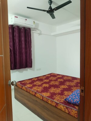 Bedroom in 2 BHK Apartment at Tingre Nagar – for Rent