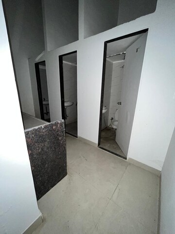 Room in  Showroom at Rushi Shashwat Residency, Borivali East – for Rent