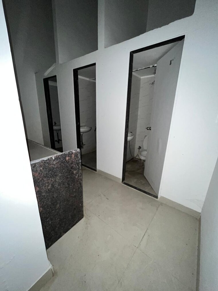 Room, rushi-shashwat-residency Commercial Showroom 1460 Sq.Ft. In Borivali East Mumbai 9702831