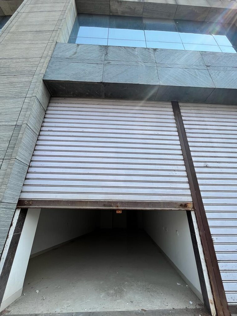 Balcony, rushi-shashwat-residency Commercial Showroom 1460 Sq.Ft. In Borivali East Mumbai 9702831