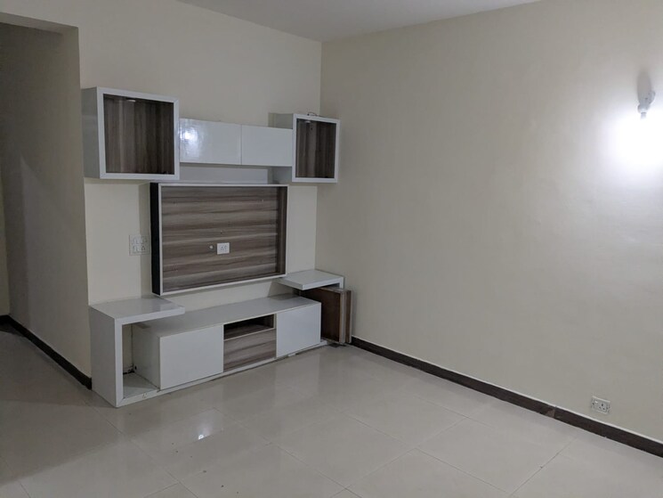 Room, bptp-park-grandeura 2 Bedroom 1350 Sq.Ft. Apartment In Sector 82 Faridabad 9702833