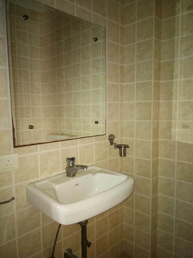 Bathroom, sector 14 3 Bedroom 1950 Sq.Ft. Independent House In Sector 14 Gurgaon 9702860