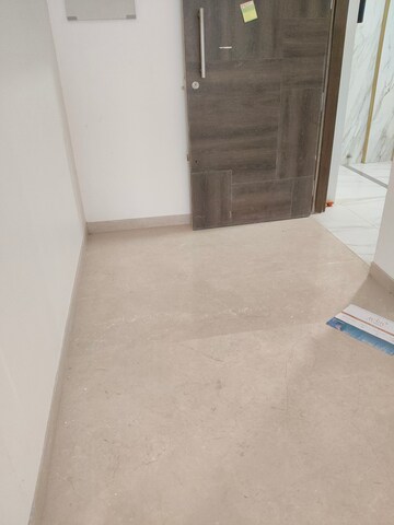 Room in 2 BHK Apartment at Kalpataru Radiance, Goregaon West – for Sale