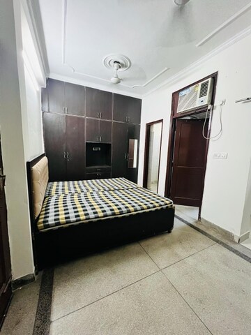 Bedroom in Studio Builder Floor at Sector 44 – for Rent
