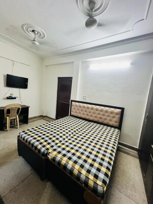 Studio Builder Floor For Rent in Sector 44