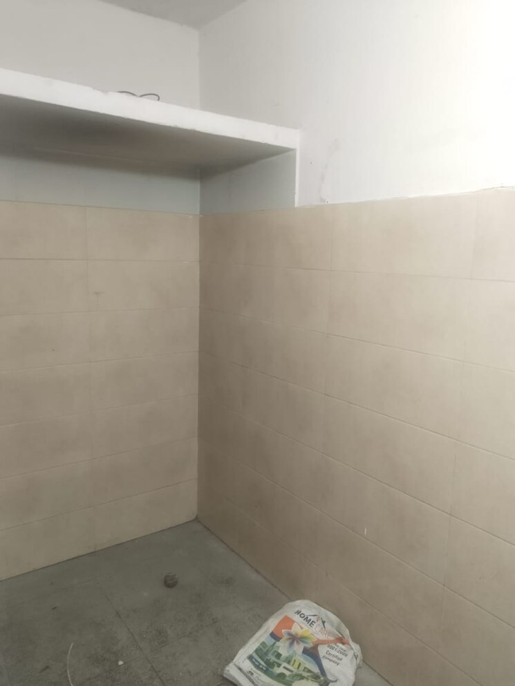 Room, sector 74 3 Bedroom 1296 Sq.Ft. Apartment In Sector 74 Noida 9702899