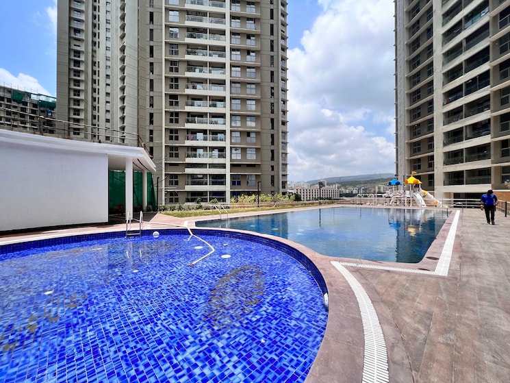 Swimming Pool, shapoorji-pallonji-epsilon 2 Bedroom 682 Sq.Ft. Apartment In Kandivali East Mumbai 9702925