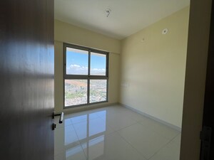 Room in 2 BHK Apartment at Shapoorji Pallonji Epsilon, Kandivali East – for Rent