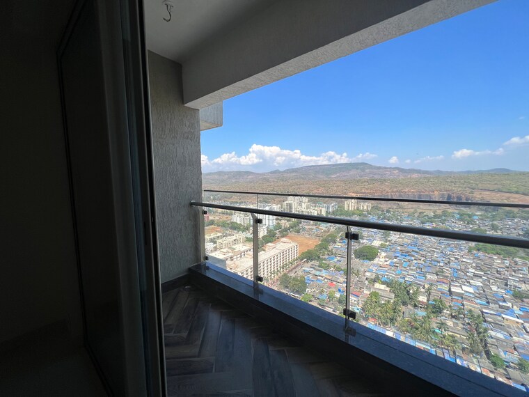 Swimming Pool, shapoorji-pallonji-epsilon 2 Bedroom 710 Sq.Ft. Apartment In Kandivali East Mumbai 9702928