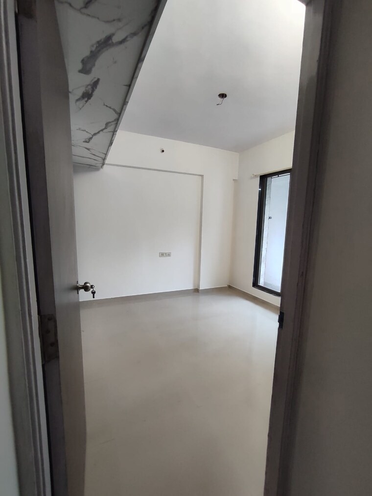 Room, shree-savali 2 Bedroom 700 Sq.Ft. Apartment In Mogharpada Thane 9702914