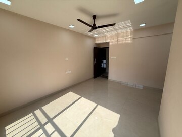 Room in 2 BHK Apartment at Evershine Nagar – for Rent