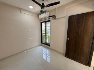 Room in 2 BHK Apartment at Evershine Nagar – for Rent