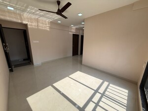 Room in 2 BHK Apartment at Evershine Nagar – for Rent