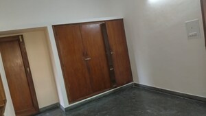 Room in 3.5 BHK Apartment at Ambika Florence Park, North Mullanpur – for Rent