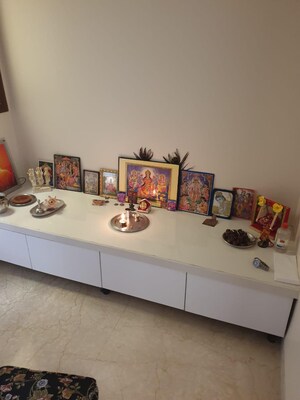 Furnished Amenities in 4 BHK Builder Floor at Emaar Emerald Floors, Sector 65 – for Sale