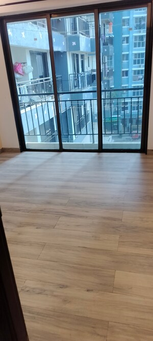 Room in 2 BHK Apartment at Krishna Kaveri Apartment, Andheri West – for Rent