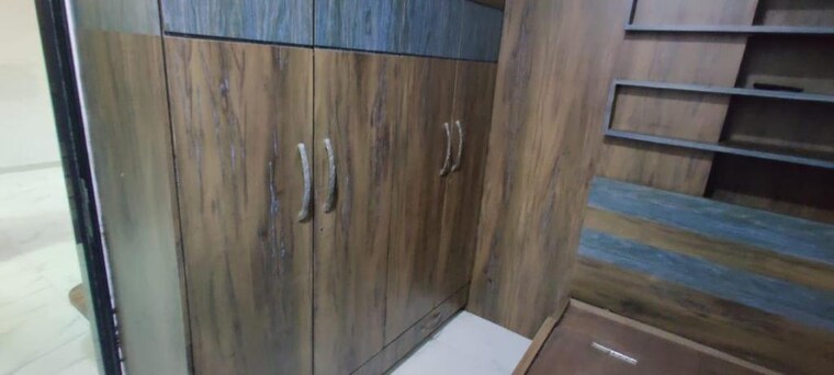 Room, anand-society 2 Bedroom 950 Sq.Ft. Apartment In Kurla Mumbai 9702980