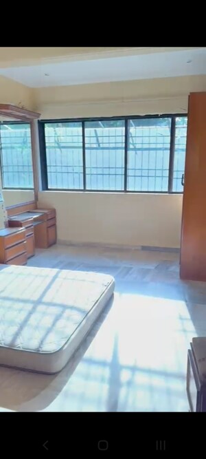 Room in 3 BHK Apartment at Diago Apartment, Pali Hill – for Rent